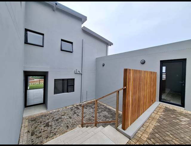 2 BEDROOM TOWNHOUSE FOR SALE IN SHAKAS ROCK